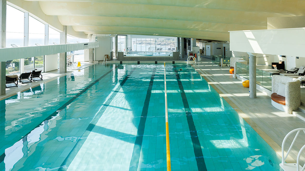 Sofitel Quiberon’s semi-Olympic swimming pool.